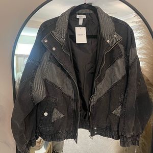 New super cute black ribbed denim jacket